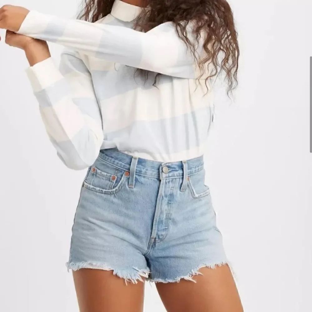 Levi's 501 High Rise Shorts Weak In The Knees Light Wash